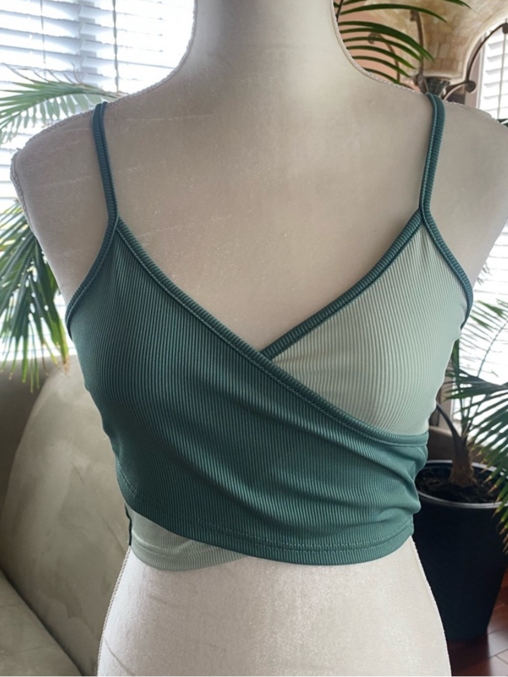 SHEIN Cropped Tank Top